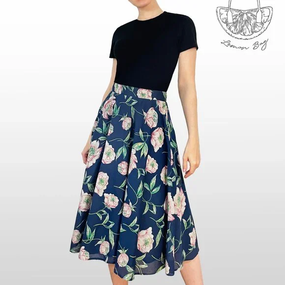 French Connection / Midi Pleated Skirt / Color Dark Blue Floral / Size XS - Picture 2 of 6